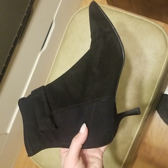 Adorable Stuart Weitzman Black Suede Sock Bootie 9.5 - Picture 5 of 6